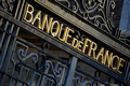 Le rapport sur la relation entre les clients surendettés et leurs banques remis à Christine Lagarde
